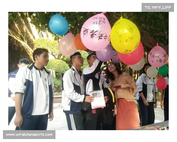 二师附中篮球队定制文化T恤，毕业合照仪式传承团队精神